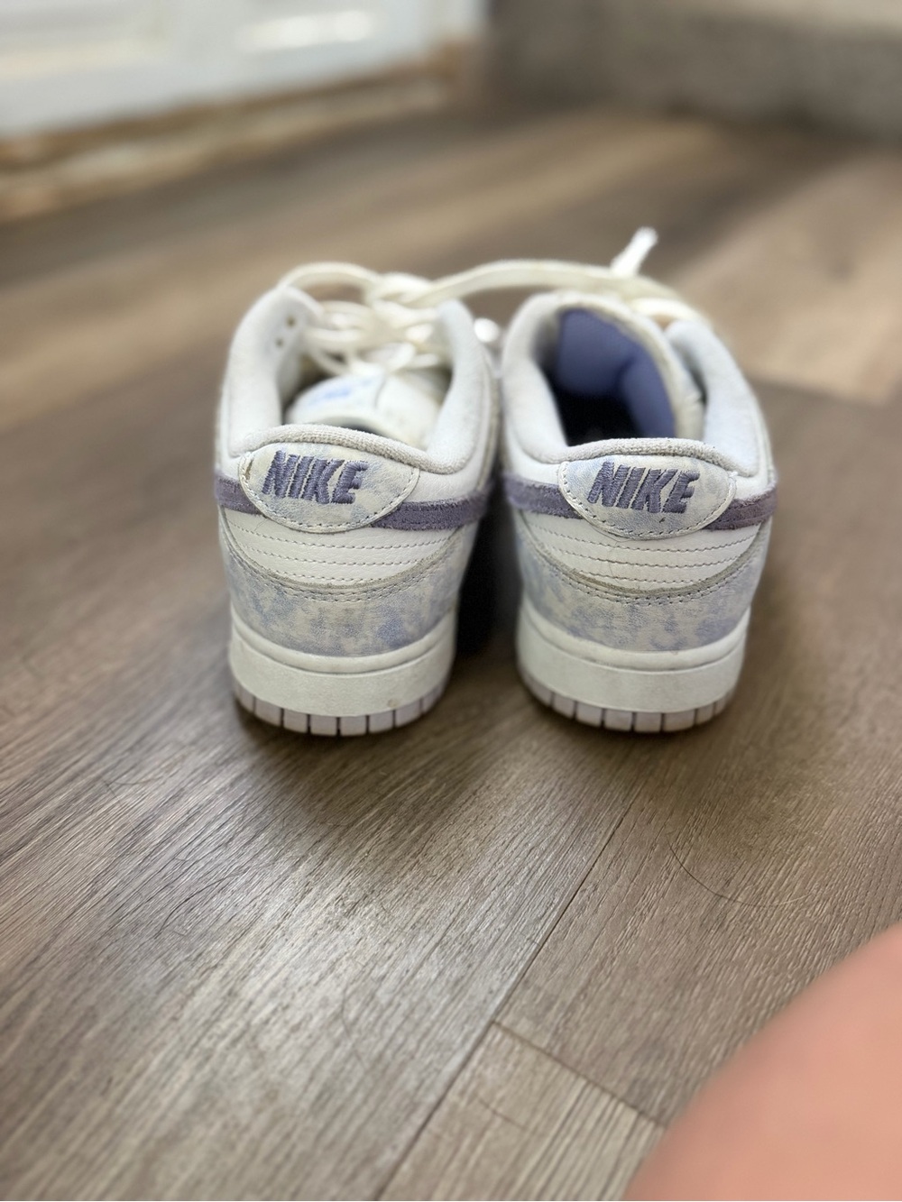 Nike Women’s Low-Top Sneakers in Lavender and White - Picture 3 of 3